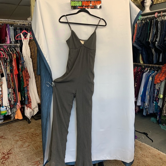 Elizabeth and James silk/cotton jumpsuit. Size 4 - Picture 1 of 8